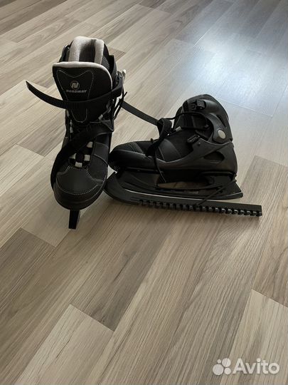 Коньки хоккейные