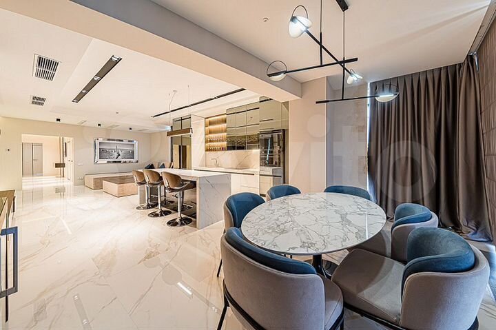 3-к. квартира, 200 м², 21/25 эт.