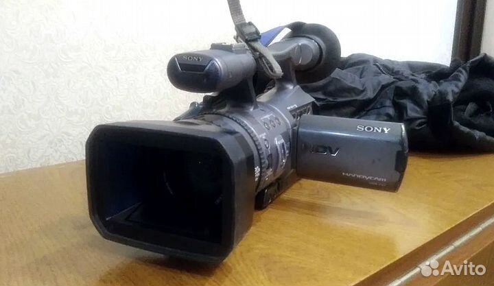 Видеокамера Профессиональная Sony HDR-FX7