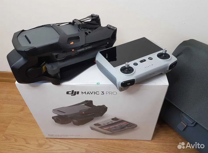Квадрокоптер DJI Mavic 3 Pro fly more combo