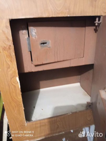 Сейф металлический