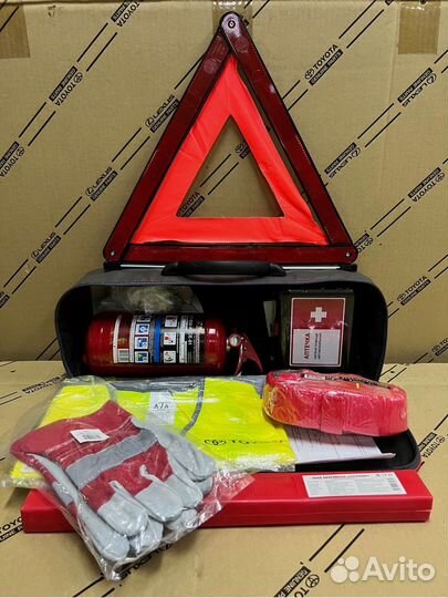 Набор автомобилиста оригинал тойота ленд крузер