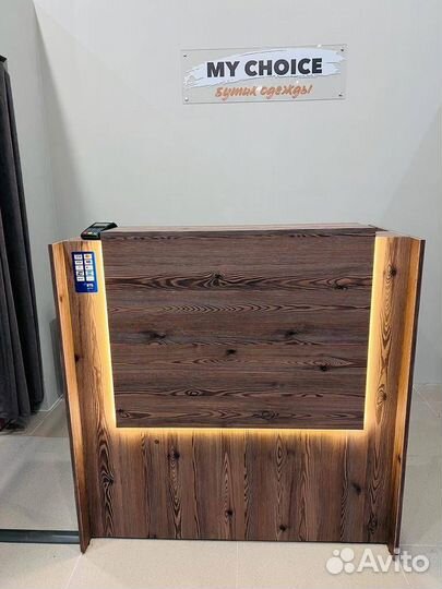 Стойки ресепшн