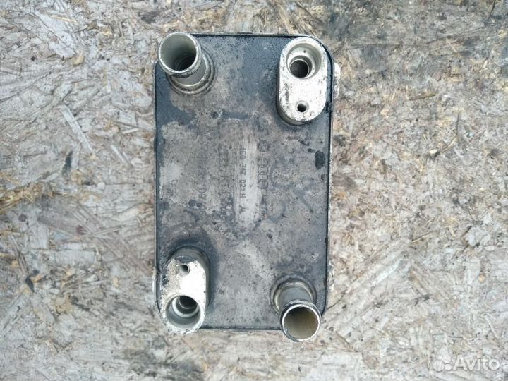 Радиатор масляный 4E0317021H 4.2 FSI Audi