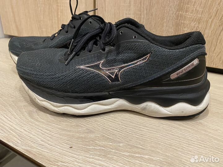 Кроссовки mizuno