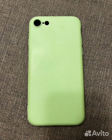 Чехол на телефон