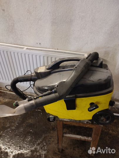 Моющий пылесос Karcher