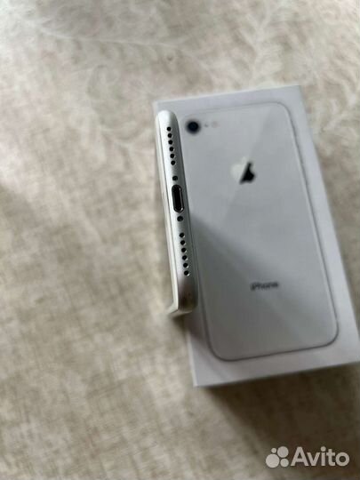 iPhone 8 64gb белый