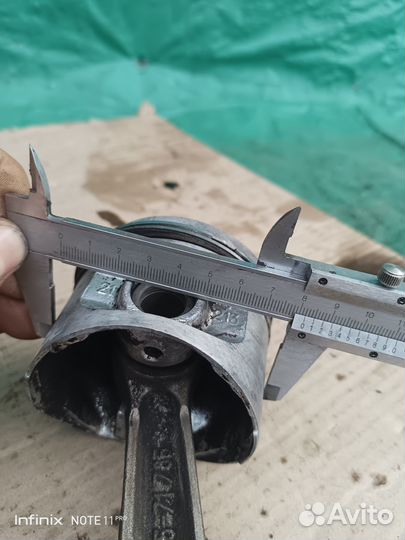 Поршень с шатуном Chevrolet Niva 2004 г