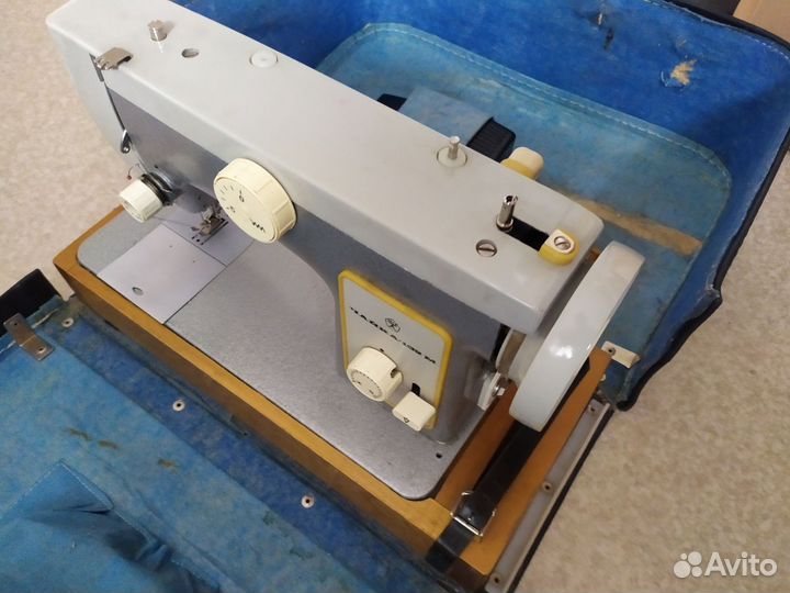 Швейная машина Чайка 132М