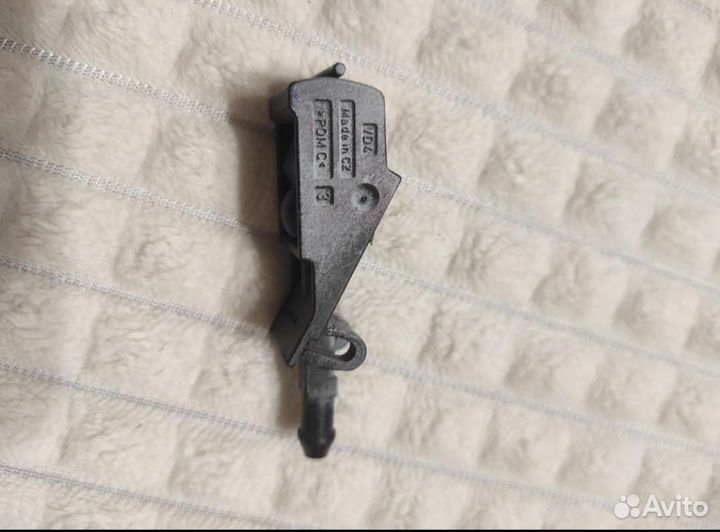 Форсунка омывателя golf 4