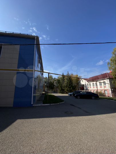 Здание, 695 м²