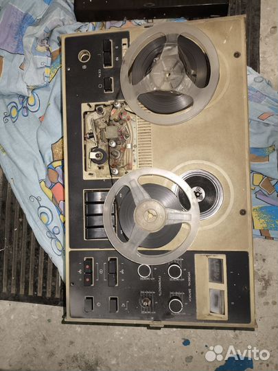 Катушечный магнитофон