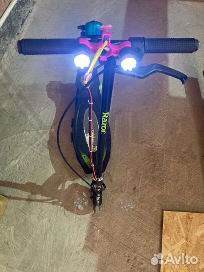 Электросамокат (оба в нерабочем состоянии)