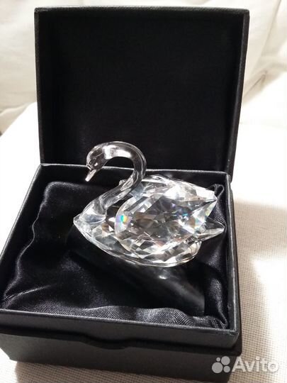 Swarovski лебедь