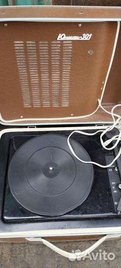 Проигрыватель и пластинки