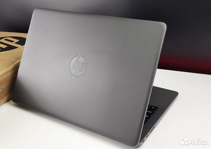 Ноутбук HP 240 G8 2VOL6ES i3-1005G1 4GB 1TB