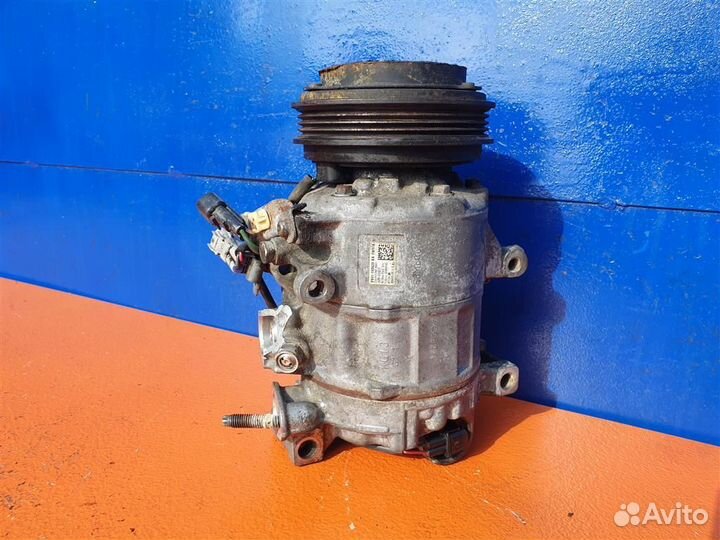 Компрессор кондиционера Ford Focus 3 2,0 5291853