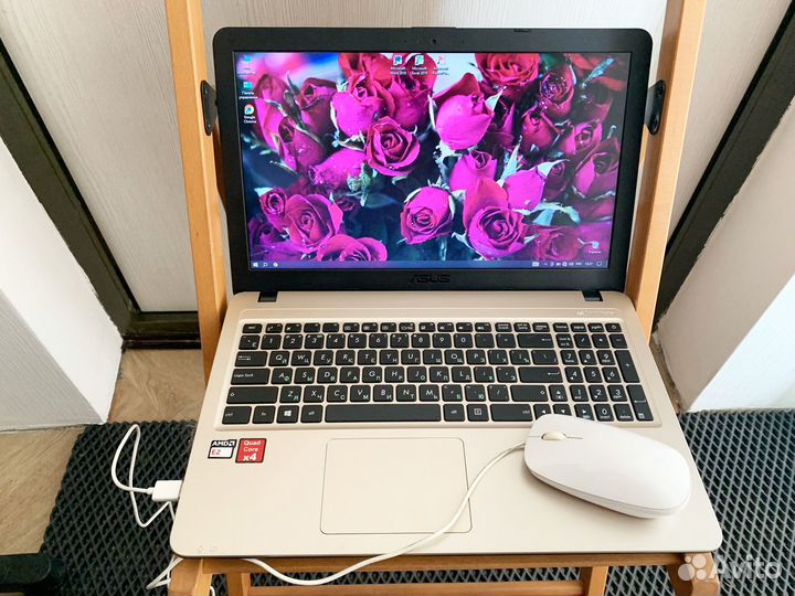 Ноутбук Asus 15.6 4 Ядра / SSD 256GB + Сумка, Мышк