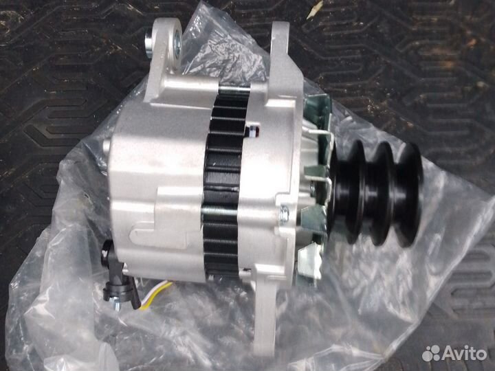 Стартер на экскаватор hitachi