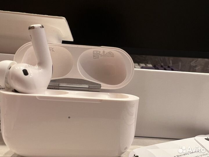 Airpods pro (чехол в подарок)