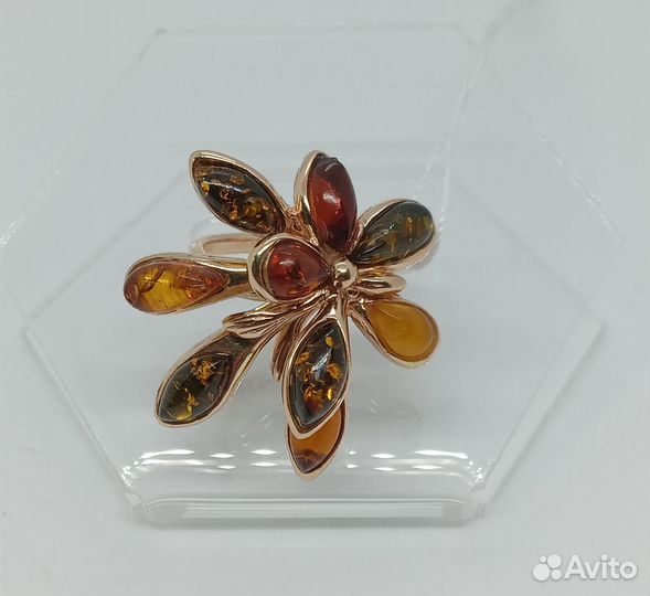 Золотое кольцо с Янтарем синтетич Р-р 17,0