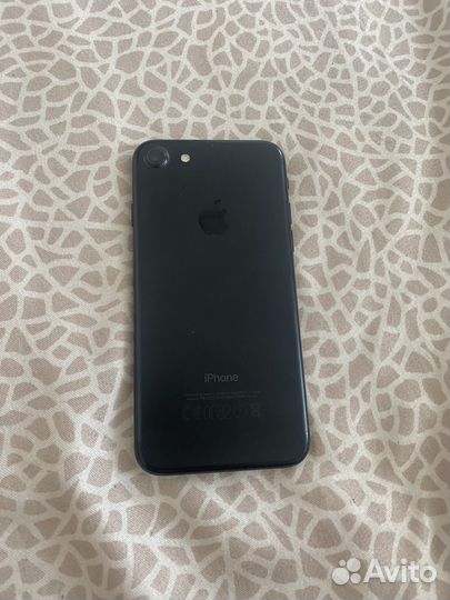 Телефон iPhone 7
