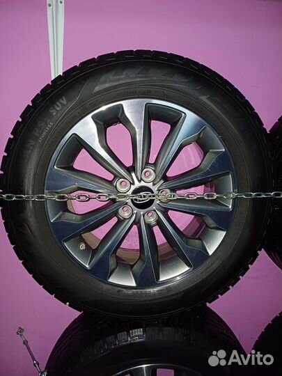 Литые диски r17 5x114 3 с резиной зимней nokian