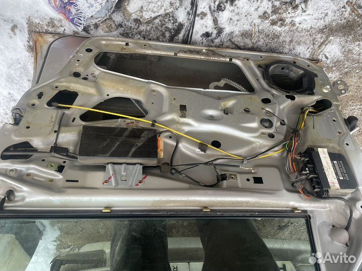 Двери mercedes w202 1997 правые