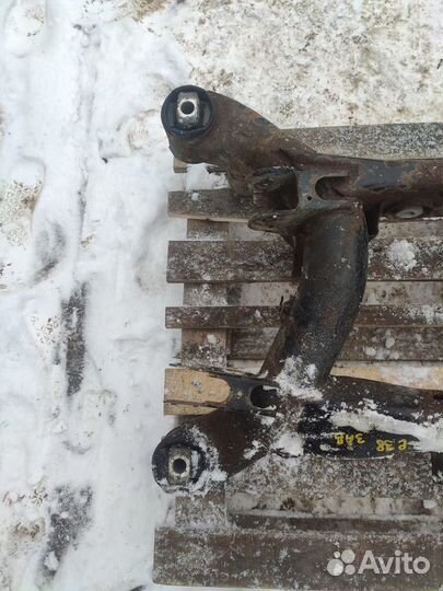 Подрамник задний Bmw Е38