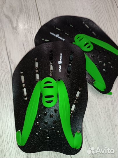 Новые лопатки для плавания Mad Wave