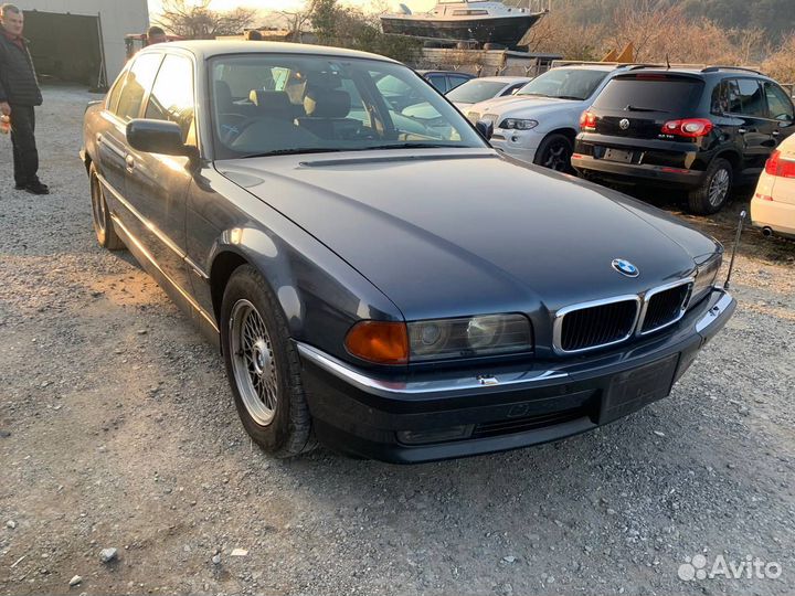 В разбор BMW E38 740 Из Японии