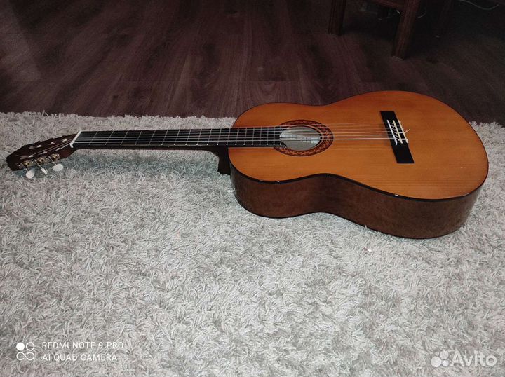 Классическая гитара yamaha c40