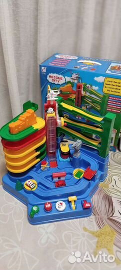 Игрушечный автотрек в коробке