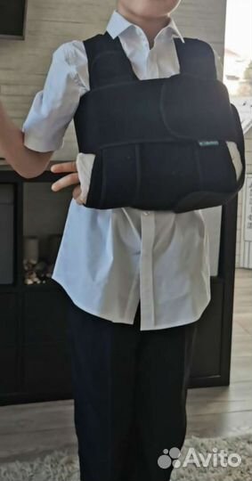 Фиксирующий плечевой бандаж