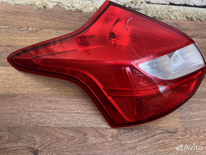 Фонарь задний левый ford focus 3