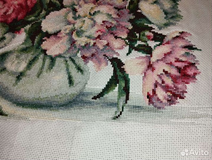 Вышивка ручной работы пионы