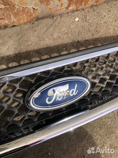 Верхняя решетка радиатора Ford Galaxy
