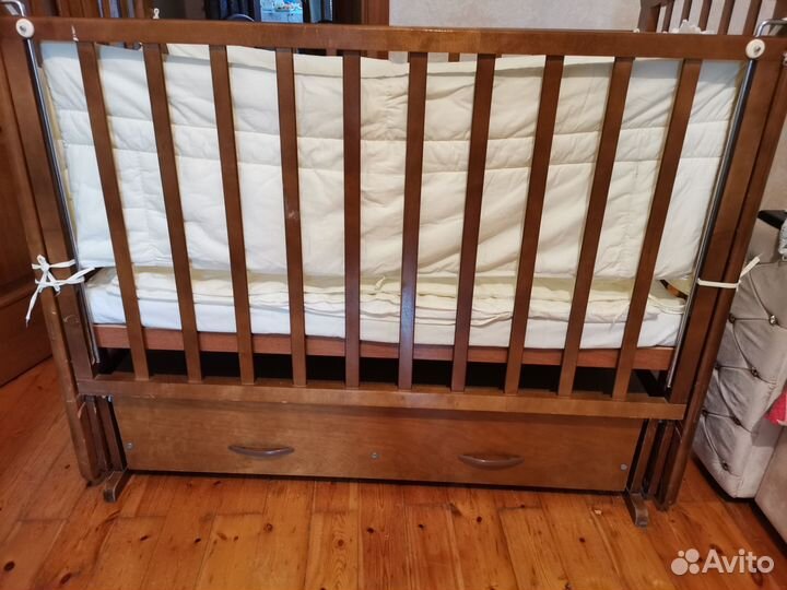 Детская кроватка
