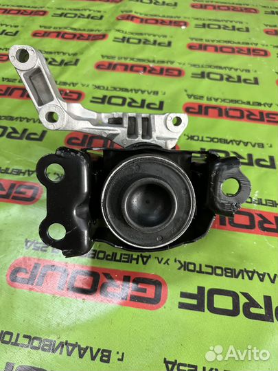 Подушка двигателя правая Nissan Note E12 11210-1HS