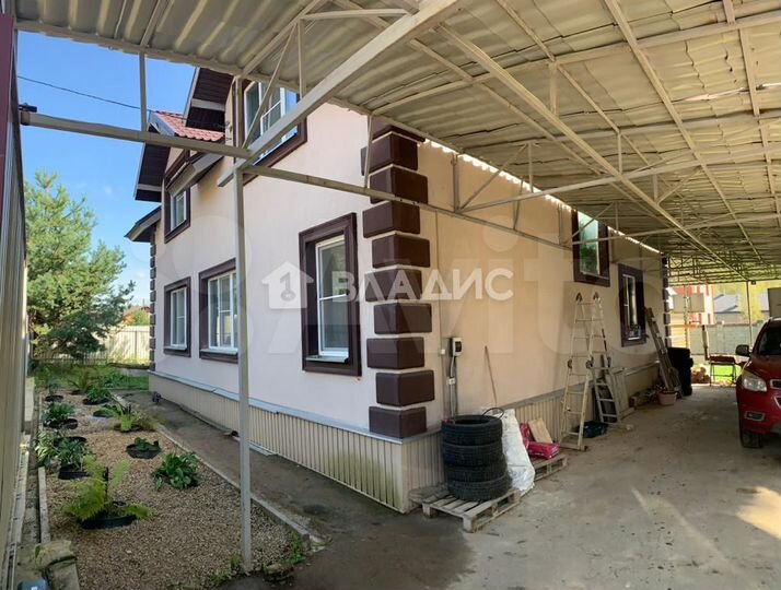 Дом 172 м² на участке 8,5 сот.