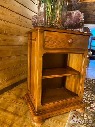 Тумба прикроватная. Франция