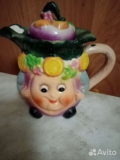 Чайник, молочник, сахарница