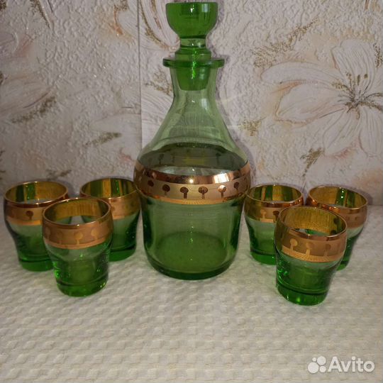 Винтажный ликёро-водочный набор.Графин и 6 стопок