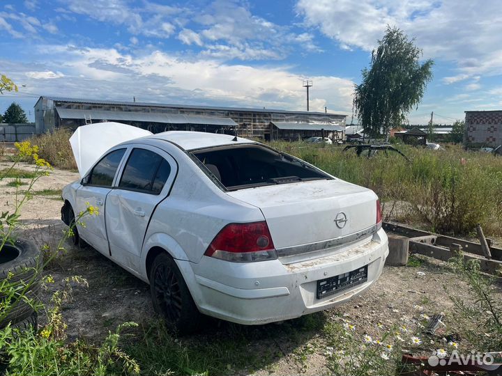 В разборе Opel Astra H 2011г.в 1.6 ркпп