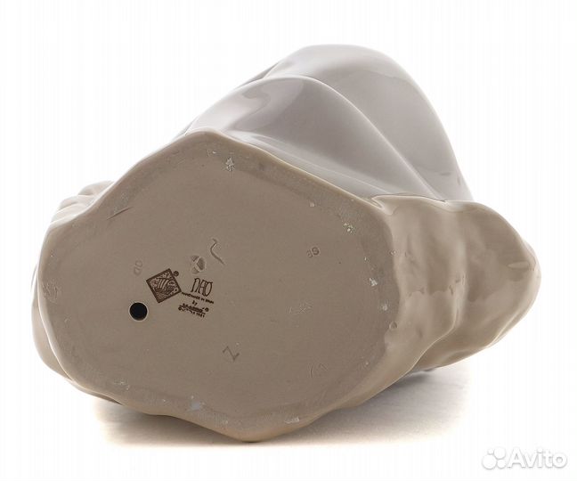 Фарфоровая фигура Девочка с голубем. NAO by Lladro