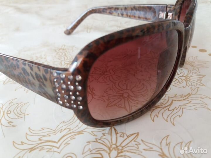 Очки солнцезащитные женские со стразами