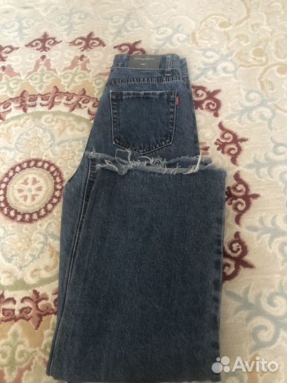 Джинсы женские