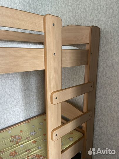 Двух яростный кровать