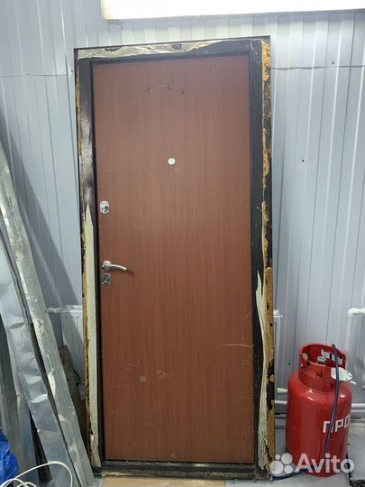 Дверь входная металлическая